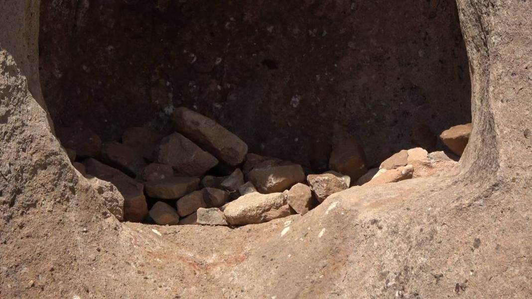 Gizemli oyuğa atılan üç taşı tutturanların dilekleri kabul oluyor! Akın akın o kente gidiyorlar 13